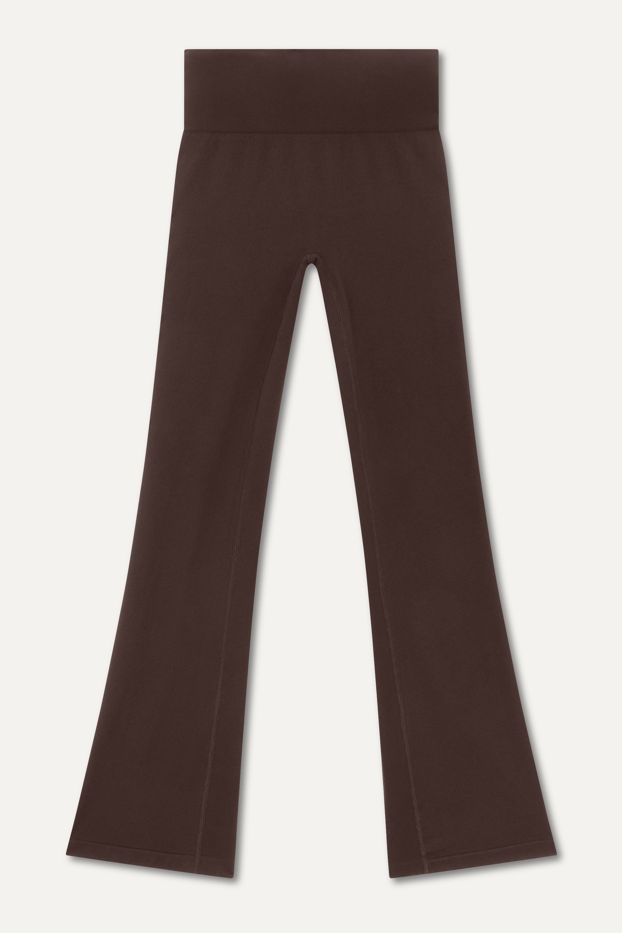 Jilla Active premium wide leg bamboo brown yoga trousers with a high-rise ribbed waistband in soft brown fabric, designed for yoga, Pilates, lounging, and versatile athleisure wear. These comfortable and breathable activewear pants offer a relaxed yet stylish fit, perfect for transitioning from studio to street or incorporating into an everyday wardrobe.